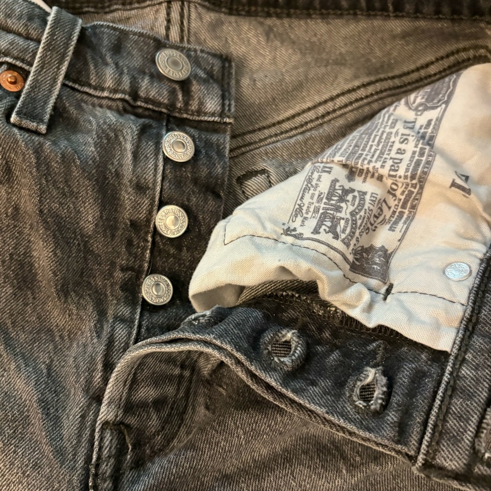 Levi's Gray Jean Shorts Distressed High-Waisted - Picture 2 of 6